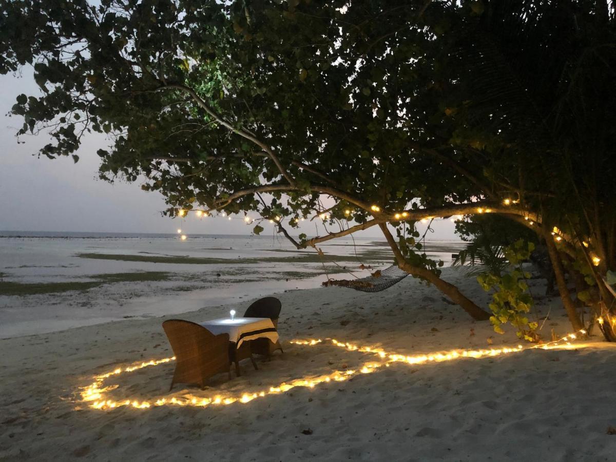 White Tern Maldives Hotel Maamigili Island ภายนอก รูปภาพ