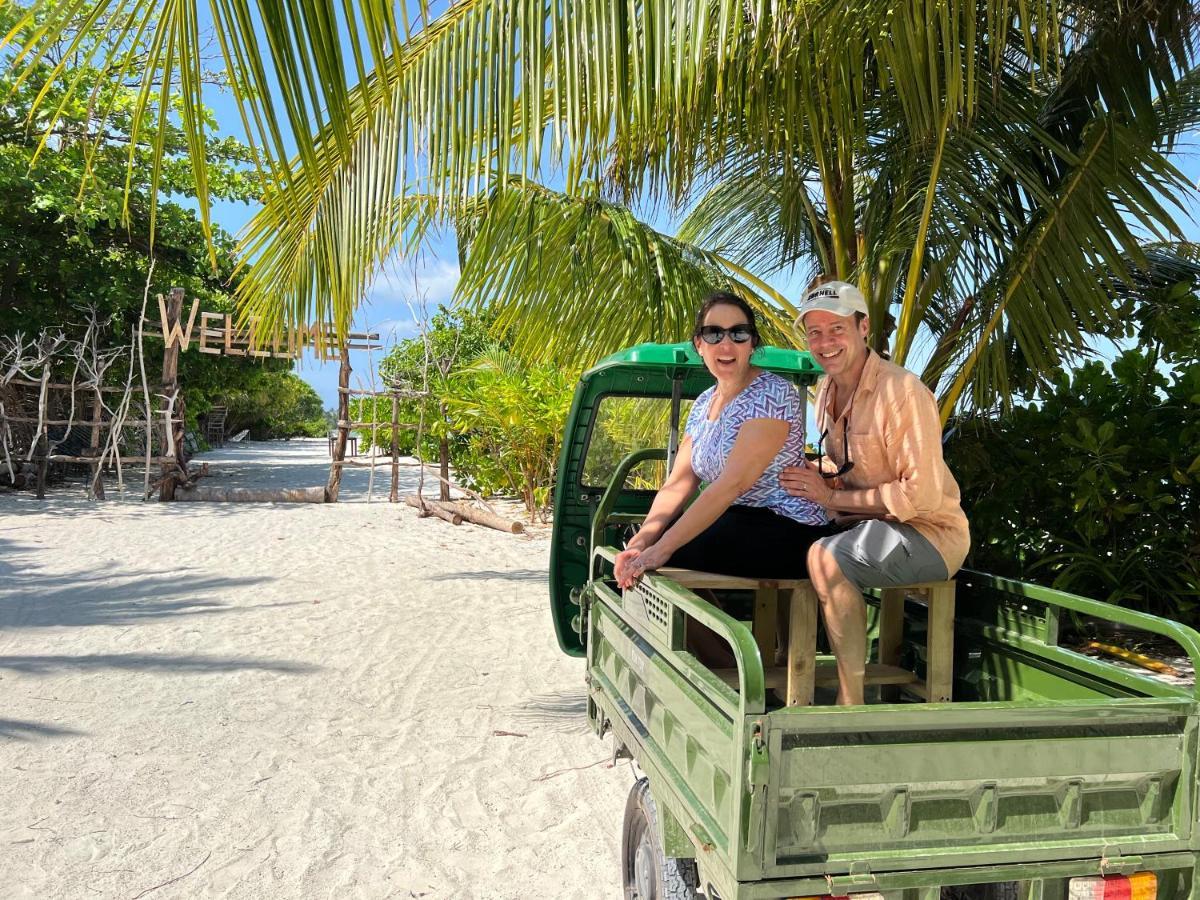 White Tern Maldives Hotel Maamigili Island ภายนอก รูปภาพ