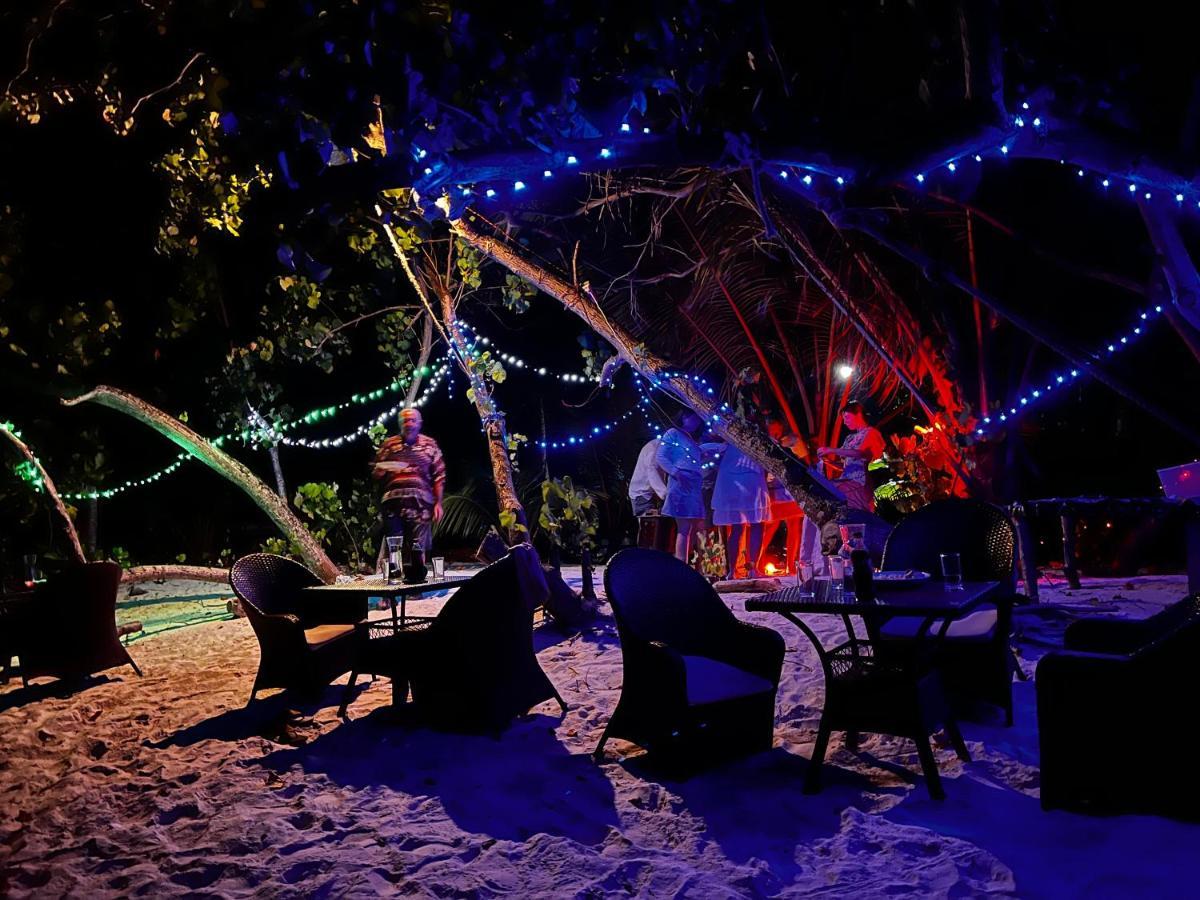 White Tern Maldives Hotel Maamigili Island ภายนอก รูปภาพ