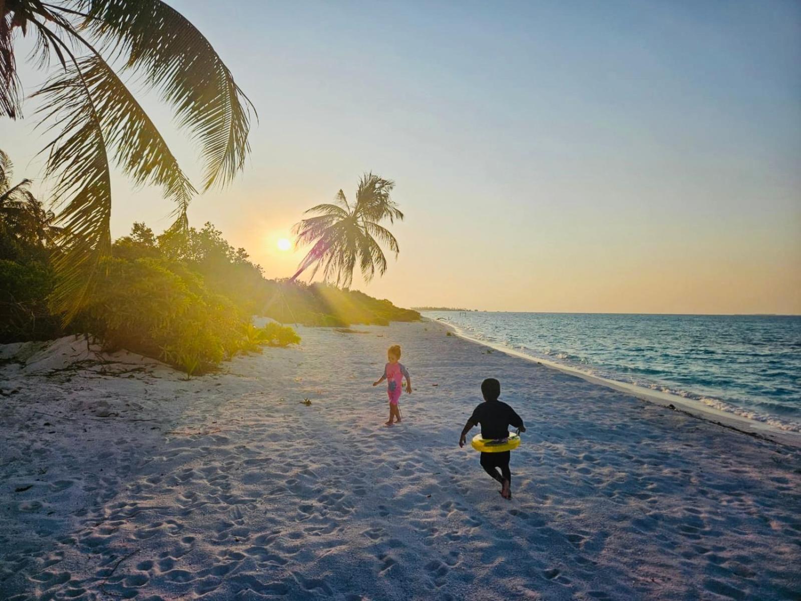 White Tern Maldives Hotel Maamigili Island ภายนอก รูปภาพ