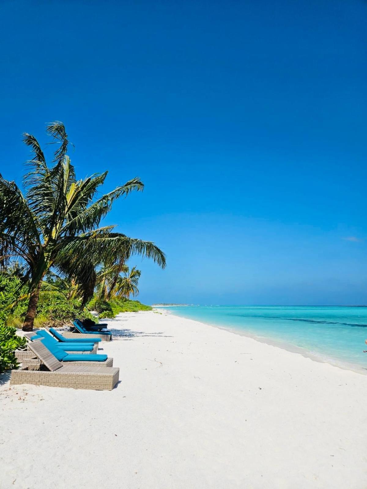 White Tern Maldives Hotel Maamigili Island ภายนอก รูปภาพ