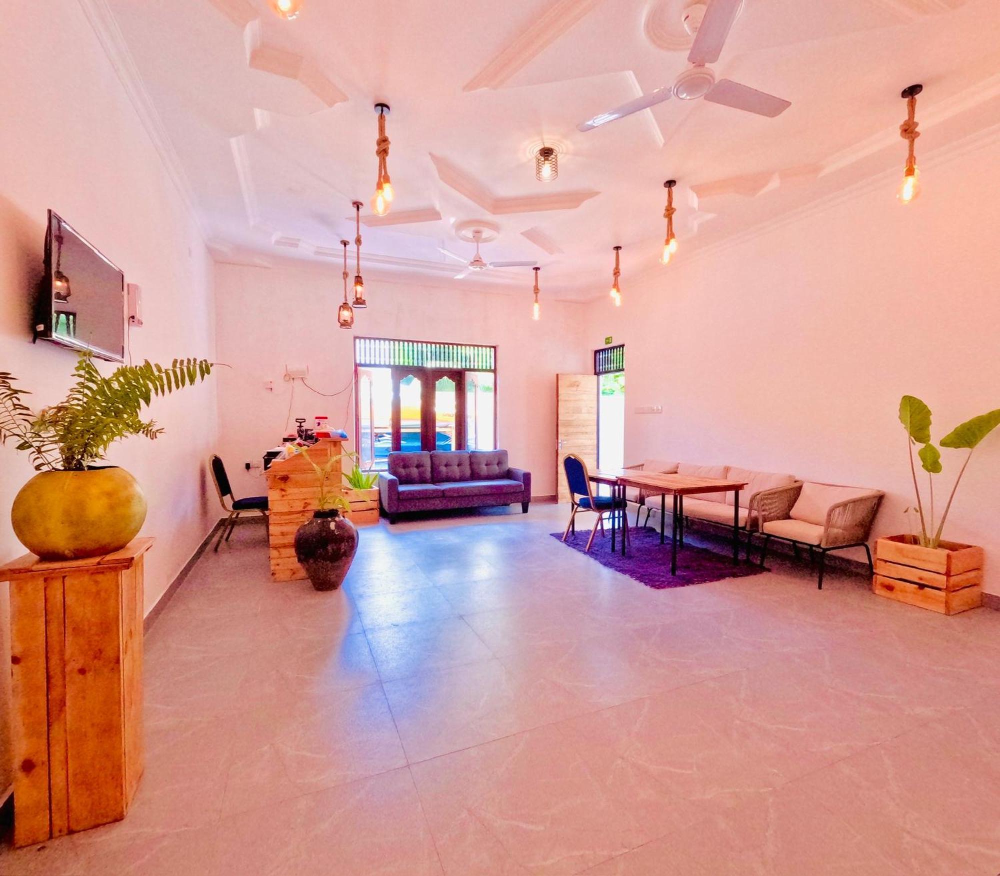 White Tern Maldives Hotel Maamigili Island ภายนอก รูปภาพ