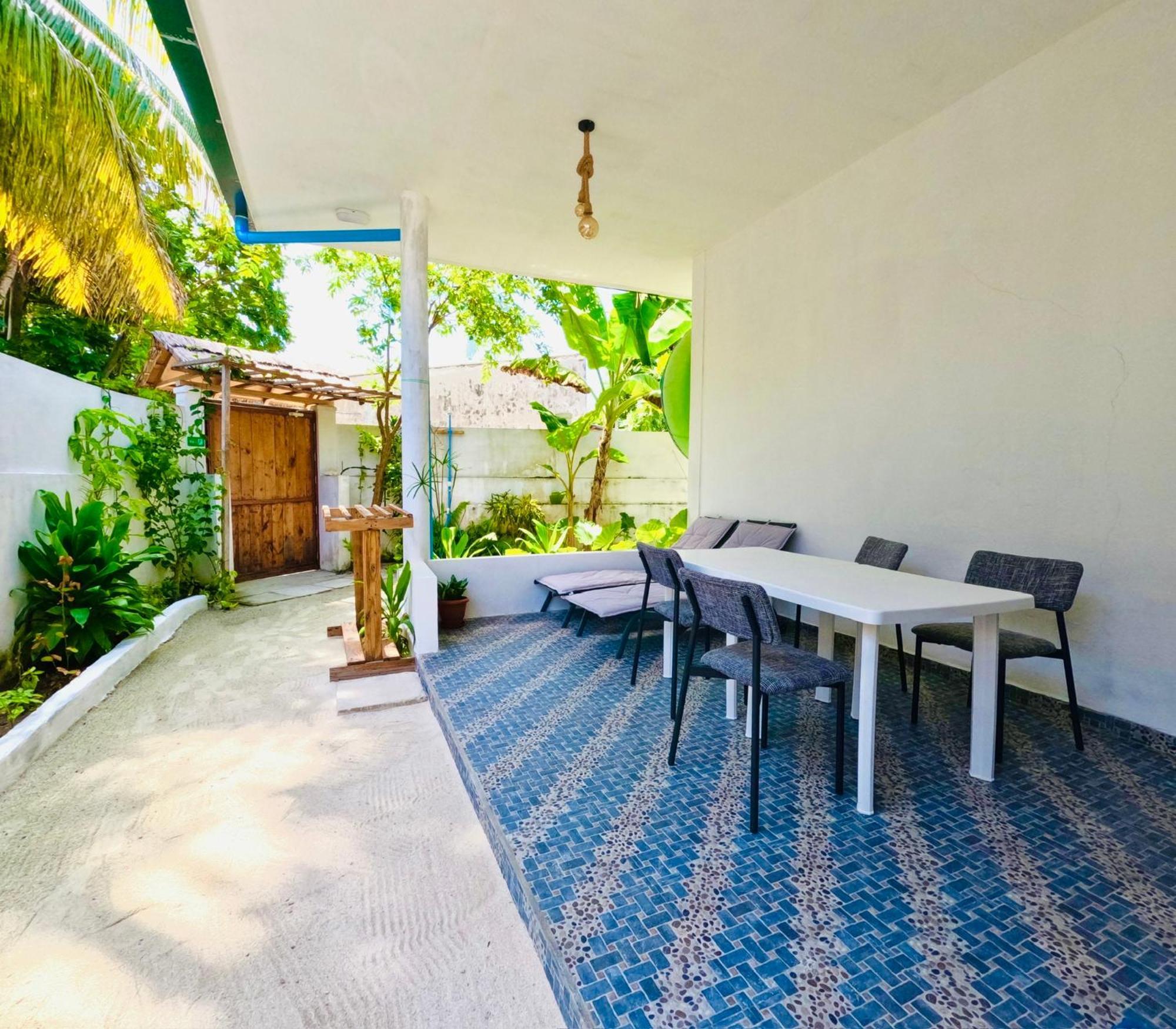 White Tern Maldives Hotel Maamigili Island ภายนอก รูปภาพ